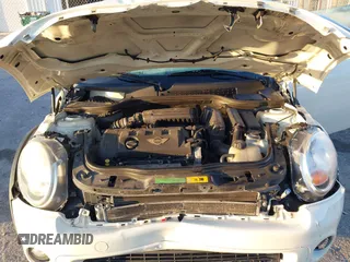 2011 MINI Hardtop with VIN WMWSU3C58BT097825, listed as a IAAI auction lot 42040442 with 141,978 mi miles and . Bid and sale history available at DreamBid. Image 10.