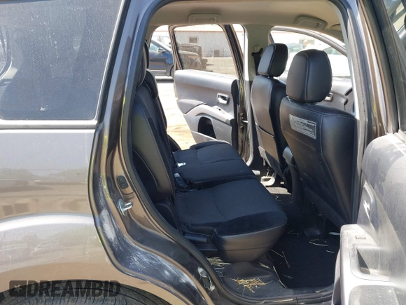 2011 Mitsubishi Outlander SE with VIN JA4AS3AW0BU032083, listed as a IAAI auction lot 42257699 with 160,038 mi miles and . Bid and sale history available at DreamBid. Image 8.