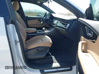 2021 Audi Q8 Prestige z VIN WA1FVAF18MD025027, wystawiony jako IAAI lot #41967700 z przebiegiem 32 992 mil mil oraz . Historia ofert i sprzedaży dostępna na DreamBid. Obrazek 5.
