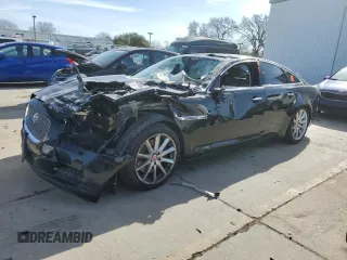 2015 Jaguar XJ with VIN SAJWA1CZXF8V75581, listed as a Copart auction lot 44462825 with 78,171 mi miles and Salvage Title. Bid and sale history available at carsss.com. Image 1.