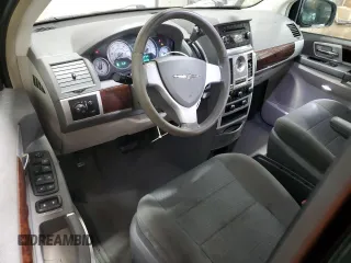 2009 Chrysler Town & Country Touring with VIN 2A8HR54169R665716, listed as a Copart auction lot 87646945 with 152,563 mi miles and Salvage Title. Bid and sale history available at DreamBid. Image 8.