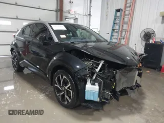 2020 Toyota C-HR LE z VIN JTNKHMBX2L1086683, wystawiony jako IAAI lot #41572864 z przebiegiem 75 711 mil mil oraz . Historia ofert i sprzedaży dostępna na DreamBid. Obrazek 1.