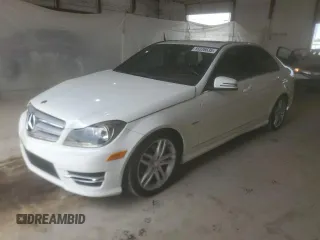 2012 Mercedes-Benz C 250 Sport z VIN WDDGF4HB2CR194580, wystawiony jako Copart lot #55326635 z przebiegiem 137 410 mil mil oraz Szkoda całkowita • Salvage title. Historia ofert i sprzedaży dostępna na DreamBid. Obrazek 1.