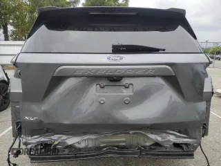 2023 Ford Explorer XLT z VIN 1FMSK7DH3PGB91471, wystawiony jako Copart lot #55952575 z przebiegiem 8 951 mil mil oraz Szkoda całkowita • Salvage title. Historia ofert i sprzedaży dostępna na DreamBid. Obrazek 6.