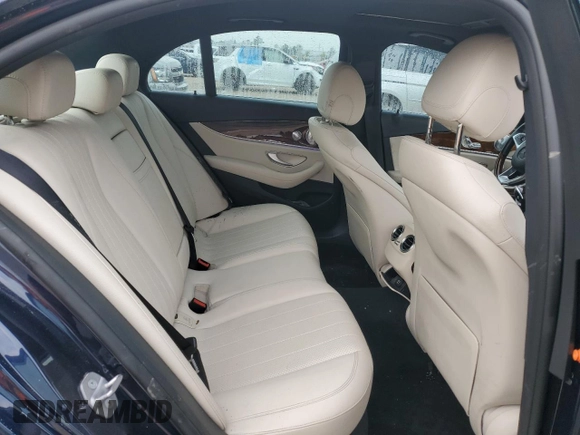 2017 Mercedes-Benz E 300 Luxury z VIN WDDZF4JB1HA289107, wystawiony jako Copart lot #53529655 z przebiegiem 63 217 mil mil oraz Szkoda całkowita • Salvage title. Historia ofert i sprzedaży dostępna na DreamBid. Obrazek 10.