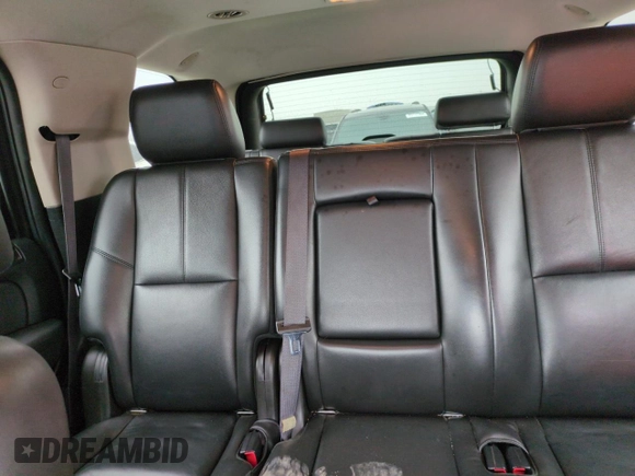 2014 Chevrolet Tahoe LT z VIN 1GNSKBE06ER131287, wystawiony jako Copart lot #82617224 z przebiegiem 138 880 mil mil oraz Szkoda całkowita • Salvage title. Historia ofert i sprzedaży dostępna na DreamBid. Obrazek 10.