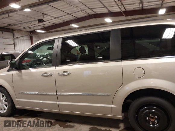 2014 Chrysler Town & Country Touring with VIN 2C4RC1BG2ER422914, listed as a IAAI auction lot 42017742 with 49,856 mi miles and . Bid and sale history available at DreamBid. Image 15.