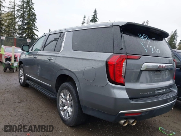 2022 GMC Yukon XL Denali with VIN 1GKS2JKL1NR208671, listed as a IAAI auction lot 39140703 with 28,235 mi miles and . Bid and sale history available at carsss.com. Image 3.