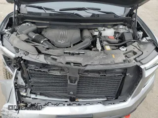 2024 GMC Acadia AWD AT4 z VIN 1GKENPKS5RJ159106, wystawiony jako Copart lot #52186485 z przebiegiem 20 704 mil mil oraz Szkoda całkowita • Salvage title. Historia ofert i sprzedaży dostępna na DreamBid. Obrazek 12.