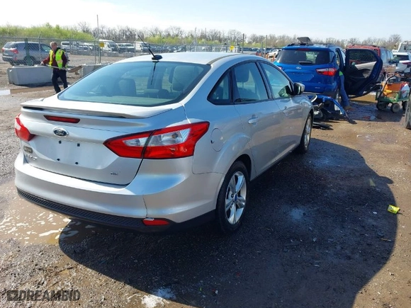2012 Ford Focus SE with VIN 1FAHP3F2XCL152921, listed as a IAAI auction lot 41962319 with 149,910 mi miles. Bid and sale history available at carsss.com. Image 4.
