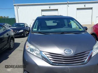 2015 Toyota Sienna LE AAS with VIN 5TDKK3DC1FS634254, listed as a IAAI auction lot 41998016 with 158,496 mi miles. Bid and sale history available at carsss.com. Image 6.