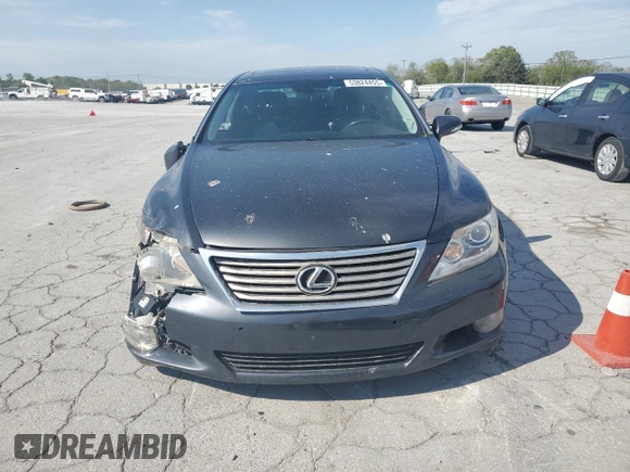 2011 Lexus LS 460 z VIN JTHBL5EF8B5103696, wystawiony jako Copart lot #53824455 z przebiegiem 118 705 mil mil oraz Szkoda całkowita • Salvage title. Historia ofert i sprzedaży dostępna na DreamBid. Obrazek 5.