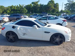 2012 Mercedes-Benz SLK 250 z VIN WDDPK4HA3CF036155, wystawiony jako IAAI lot #42319806 z przebiegiem 126 008 mil mil oraz . Historia ofert i sprzedaży dostępna na DreamBid. Obrazek 13.