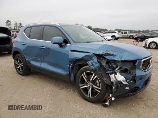 2023 Volvo XC40 Plus Bright Theme with VIN YV4L12UEXP2931841, listed as a Copart auction lot 89308025 with 13,190 mi miles and Salvage Title. Bid and sale history available at carsss.com. Image 4.