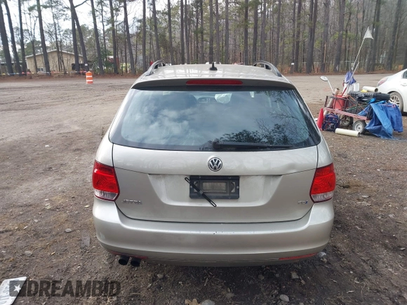 2014 Volkswagen Jetta TDI w/Sunroof & Nav with VIN 3VWPL7AJ9EM616612, listed as a IAAI auction lot 41354489 with 131,281 mi miles and . Bid and sale history available at DreamBid. Image 17.