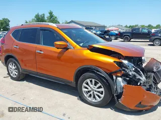 2017 Nissan Rogue S z VIN JN8AT2MVXHW021187, wystawiony jako IAAI lot #42645423 z przebiegiem 78 128 mil mil oraz . Historia ofert i sprzedaży dostępna na DreamBid. Obrazek 13.