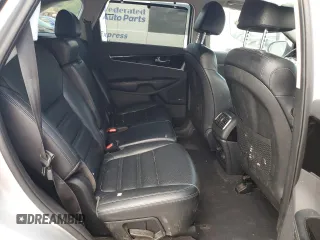 2019 Kia Sorento EX z VIN 5XYPHDA56KG528227, wystawiony jako Copart lot #56522575 z przebiegiem 101 507 mil mil oraz Czysty tytuł • Clean title. Historia ofert i sprzedaży dostępna na DreamBid. Obrazek 11.