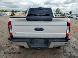 2017 Ford F-250 Lariat z VIN 1FT7W2BT2HEC77098, wystawiony jako Copart lot #57896595 z przebiegiem 142 254 mil mil oraz Szkoda całkowita • Salvage title. Historia ofert i sprzedaży dostępna na DreamBid. Obrazek 6.