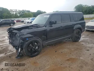 2024 Land Rover Defender S z VIN SALEJFFU2R2275850, wystawiony jako Copart lot #56134235 z przebiegiem 22 108 mil mil oraz Szkoda całkowita • Salvage title. Historia ofert i sprzedaży dostępna na DreamBid. Obrazek 1.