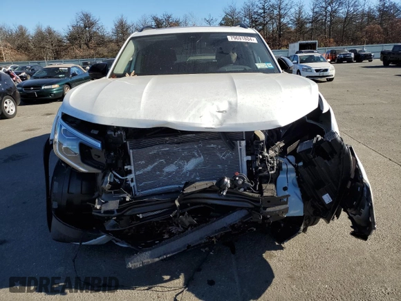 2024 Volkswagen Atlas Peak Edition SEL with VIN 1V2GR2CA5RC555587, listed as a Copart auction lot 79691804 with 5,318 mi miles and Salvage title. Bid and sale history available at DreamBid. Image 5.