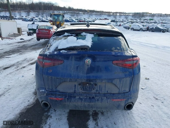 2021 Alfa Romeo Stelvio Ti with VIN ZASPAKBN1M7D09433, listed as a IAAI auction lot 41378468 with 31,717 mi miles. Bid and sale history available at carsss.com. Image 16.