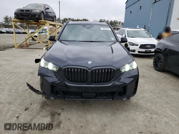 2025 BMW X5 xDrive40i with VIN 5UX23EU04S9W53256, listed as a Copart auction lot 46929635 with 0 mi miles and Salvage Title. Bid and sale history available at carsss.com. Image 5.