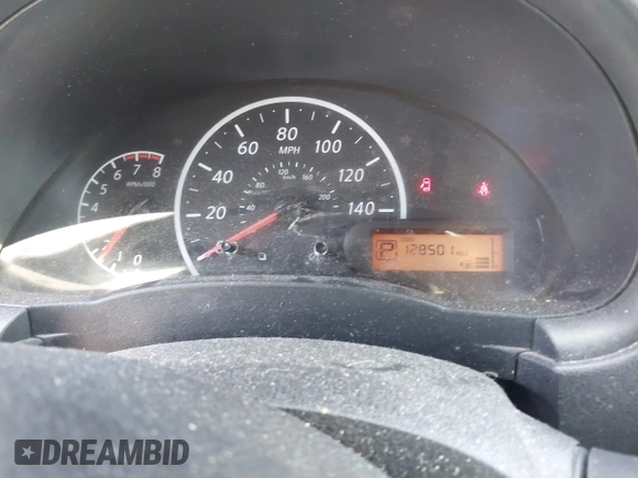 2016 Nissan Versa S z VIN 3N1CN7AP1GL910226, wystawiony jako IAAI lot #42544603 z przebiegiem 128 501 mil mil oraz . Historia ofert i sprzedaży dostępna na DreamBid. Obrazek 7.