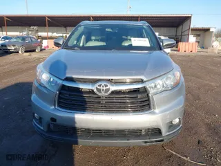 2015 Toyota Highlander XLE with VIN 5TDJKRFH8FS122806, listed as a IAAI auction lot 41791648 with 149,973 mi miles. Bid and sale history available at carsss.com. Image 12.