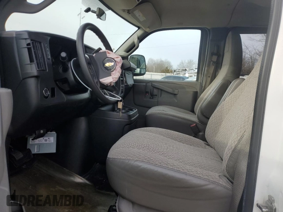 2016 Chevrolet Express Passenger LT z VIN 1GAZGPFG4G1162906, wystawiony jako Copart lot #45040295 z przebiegiem Nie podano mil oraz Szkoda całkowita • Salvage title. Historia ofert i sprzedaży dostępna na DreamBid. Obrazek 7.