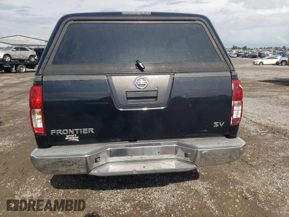 2012 Nissan Frontier SV z VIN 1N6BD0CT5CC468504, wystawiony jako Copart lot #54602885 z przebiegiem 108 724 mil mil oraz Szkoda całkowita • Salvage title. Historia ofert i sprzedaży dostępna na DreamBid. Obrazek 6.