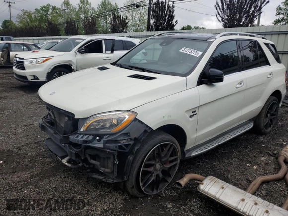 2013 Mercedes-Benz M 63 AMG z VIN 4JGDA7EB4DA215717, wystawiony jako Copart lot #57275275 z przebiegiem 97 013 mil mil oraz Szkoda całkowita • Salvage title. Historia ofert i sprzedaży dostępna na DreamBid. Obrazek 1.