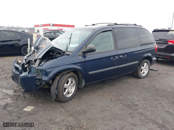 2005 Dodge Caravan SXT with VIN 1D4GP45R35B240229, listed as a IAAI auction lot 41485566 with 111,350 mi miles. Bid and sale history available at carsss.com. Image 2.