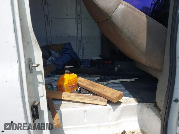 2007 Chevrolet Express Cargo with VIN 1GCGG25V371124133, listed as a IAAI auction lot 42585528 with Not provided miles and . Bid and sale history available at DreamBid. Image 8.