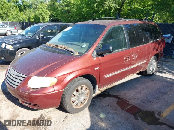 2007 Chrysler Town & Country Touring z VIN 2A4GP54L97R152073, wystawiony jako IAAI lot #42322594 z przebiegiem 152 292 mil mil oraz . Historia ofert i sprzedaży dostępna na DreamBid. Obrazek 2.