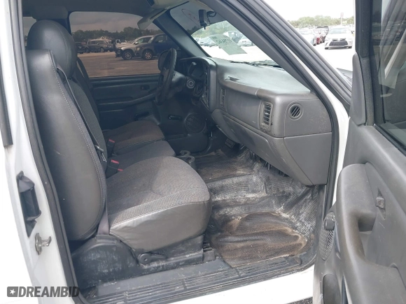2005 Chevrolet Silverado 1500 LS with VIN 1GCEC19VX5E177408, listed as a IAAI auction lot 41758362 with 198,662 mi miles. Bid and sale history available at carsss.com. Image 5.