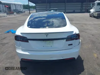 2021 Tesla Model S Plaid с VIN 5YJSA1E62MF438406, выставлен на аукционе IAAI как лот 42246901 с пробегом Не указан миль и . История ставок и продаж доступна на DreamBid. Изображение 16.