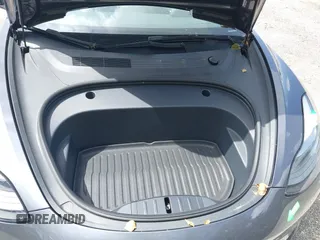 2023 Tesla Model 3 z VIN 5YJ3E1EA4PF461624, wystawiony jako IAAI lot #42433789 z przebiegiem 22 182 mil mil oraz . Historia ofert i sprzedaży dostępna na DreamBid. Obrazek 10.