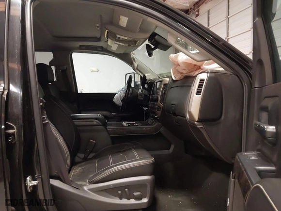 2015 GMC Sierra 2500HD available WiFi Denali with VIN 1GT120E89FF117773, listed as a IAAI auction lot 41587823 with 251,371 mi miles. Bid and sale history available at carsss.com. Image 5.