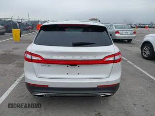 2016 Lincoln MKX Reserve with VIN 2LMTJ6LR3GBL37889, listed as a IAAI auction lot 41951540 with 43,644 mi miles. Bid and sale history available at carsss.com. Image 16.