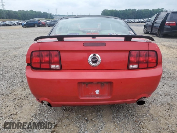 2008 Ford Mustang GT Deluxe z VIN 1ZVHT82H985142306, wystawiony jako Copart lot #57461015 z przebiegiem 142 325 mil mil oraz Czysty tytuł • Clean title. Historia ofert i sprzedaży dostępna na DreamBid. Obrazek 6.