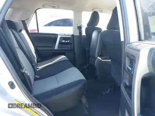 2018 Toyota 4Runner SR5 z VIN JTEBU5JR0J5534168, wystawiony jako IAAI lot #41388835 z przebiegiem 76 064 mil mil oraz . Historia ofert i sprzedaży dostępna na DreamBid. Obrazek 8.