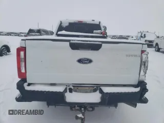 2023 Ford F-250 XL z VIN 1FT7W2BA8PEC62442, wystawiony jako Copart lot #87380684 z przebiegiem Nie podano mil oraz Szkoda całkowita • Salvage title. Historia ofert i sprzedaży dostępna na DreamBid. Obrazek 6.