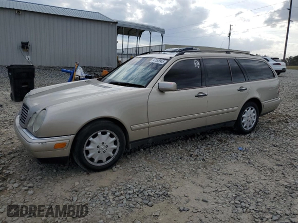1998 Mercedes-Benz E-Class with VIN WDBJH65F7WA546101, listed as a Copart auction lot 47098945 with 227,453 mi miles and Salvage Title. Bid and sale history available at carsss.com. Image 1.