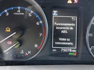 2018 Toyota RAV4 XLE with VIN JTMWFREV3JJ753454, listed as a IAAI auction lot 41775159 with 75,078 mi miles. Bid and sale history available at carsss.com. Image 15.