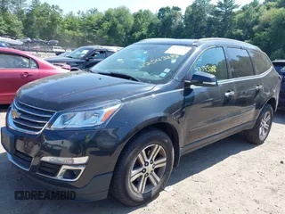 2015 Chevrolet Traverse LT z VIN 1GNKRGKD1FJ229238, wystawiony jako IAAI lot #42543288 z przebiegiem 285 667 mil mil oraz . Historia ofert i sprzedaży dostępna na DreamBid. Obrazek 2.