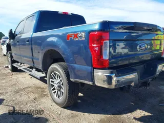 2018 Ford Super Duty F-250 SRW XL with VIN 1FT7W2BT2JEB68095, listed as a IAAI auction lot 41643844 with 1 mi miles. Bid and sale history available at carsss.com. Image 3.