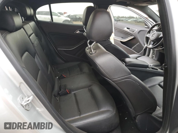 2017 Mercedes-Benz GLA 250 z VIN WDCTG4GB0HJ327148, wystawiony jako Copart lot #49486265 z przebiegiem Nie podano mil oraz Szkoda całkowita • Salvage title. Historia ofert i sprzedaży dostępna na DreamBid. Obrazek 10.