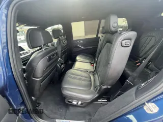 2020 BMW X7 M50i z VIN 5UXCX6C08L9B15440, wystawiony jako Copart lot #48511485 z przebiegiem 82 788 mil mil oraz Czysty tytuł • Clean title. Historia ofert i sprzedaży dostępna na DreamBid. Obrazek 7.