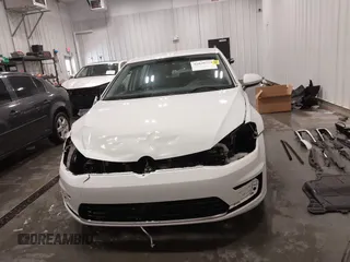 2019 Volkswagen Golf SE z VIN WVWKR7AU2KW907826, wystawiony jako IAAI lot #42030754 z przebiegiem 34 608 mil mil oraz . Historia ofert i sprzedaży dostępna na DreamBid. Obrazek 13.