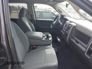2017 Ram 1500 Express z VIN 3C6RR7KT2HG796410, wystawiony jako IAAI lot #41771608 z przebiegiem 140 662 mil mil oraz . Historia ofert i sprzedaży dostępna na DreamBid. Obrazek 5.